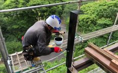 ウッドデッキ支柱塗装